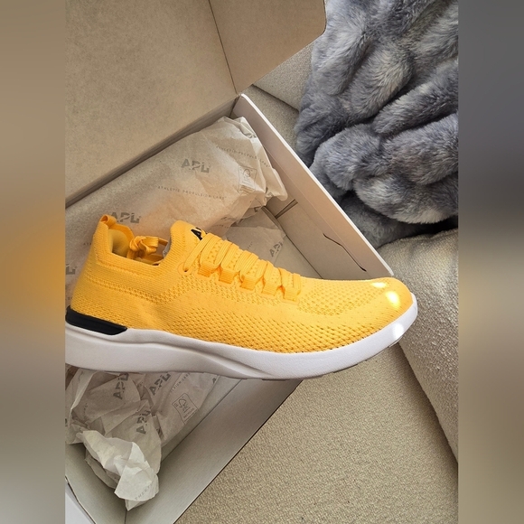 NIB!! APL, Women's TechLoom Breeze, Marigold/Midnight/White, Size 7.5 -MSRP $245 - Picture 3 of 7
